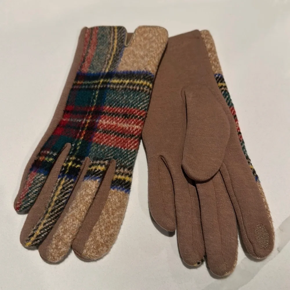 Tan Tartan plaid Smart Touch Gloves nwot